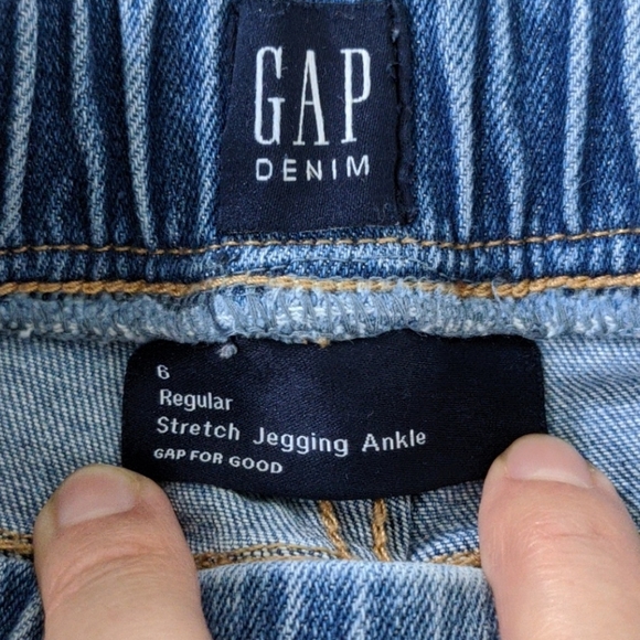 👧 Gap Kid's Sequins Knee Jeans - Picture 3 of 4